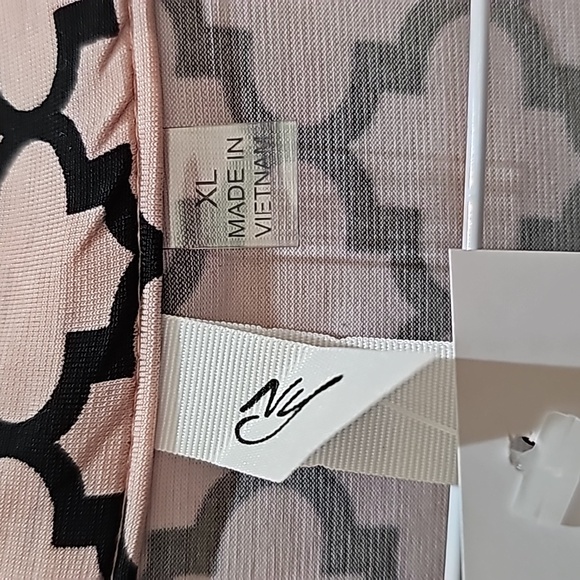 Ladies Summer Top - Picture 3 of 5